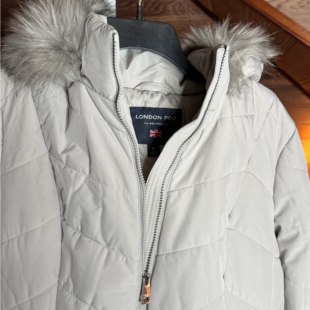 London Fog Pearl Grey Quilted Puffer Coat with Faux Fur Hood – Size L (NWT) - Picture 2 of 7